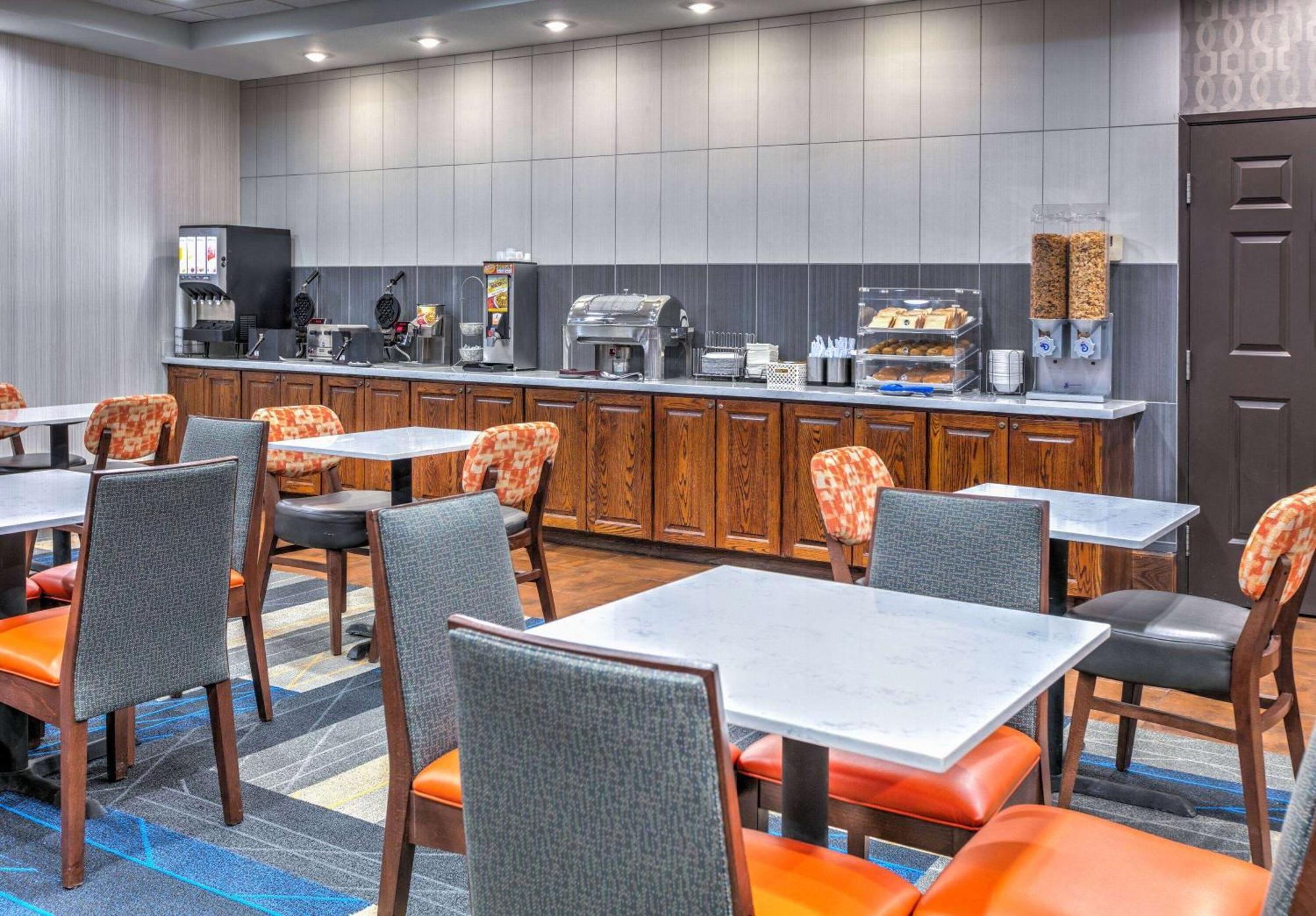 La Quinta By Wyndham Fort Worth Ne Mall Хърст Екстериор снимка